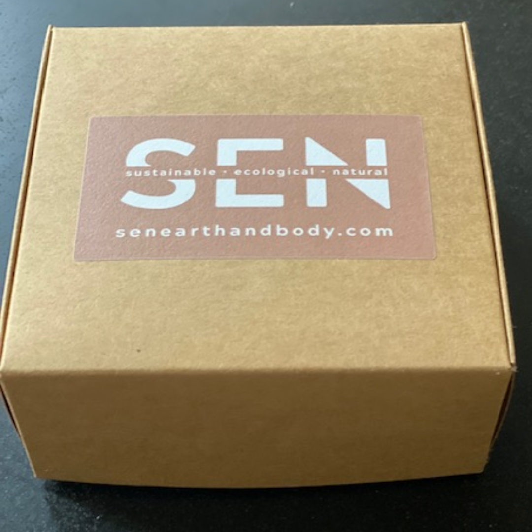 Giftbox 3. Eco gift box, circular wax wrap bowl covers, lip balm and deodorant